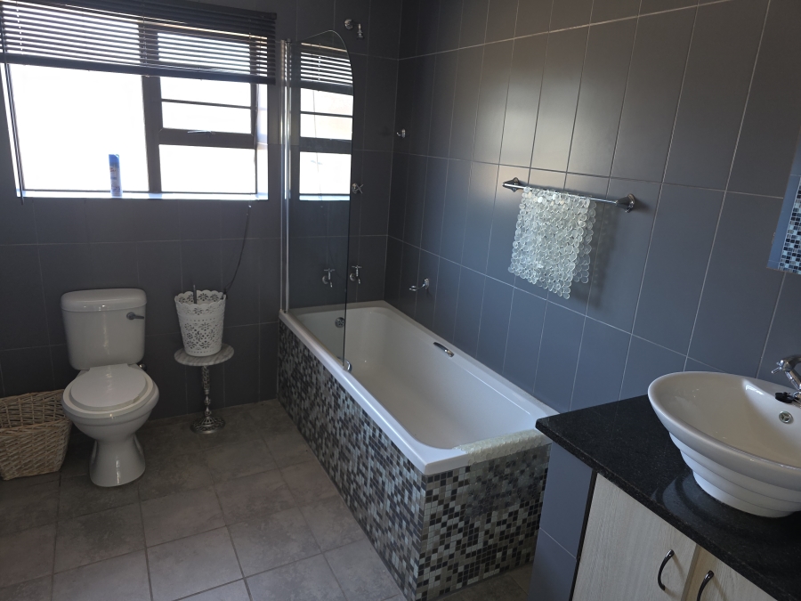 6 Bedroom Property for Sale in Dana Bay Western Cape